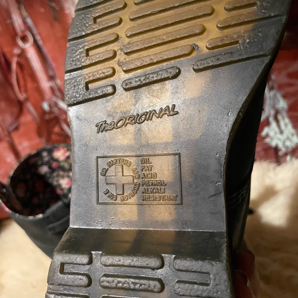 Dr Martens tall green leather boots - Picture 7 of 8